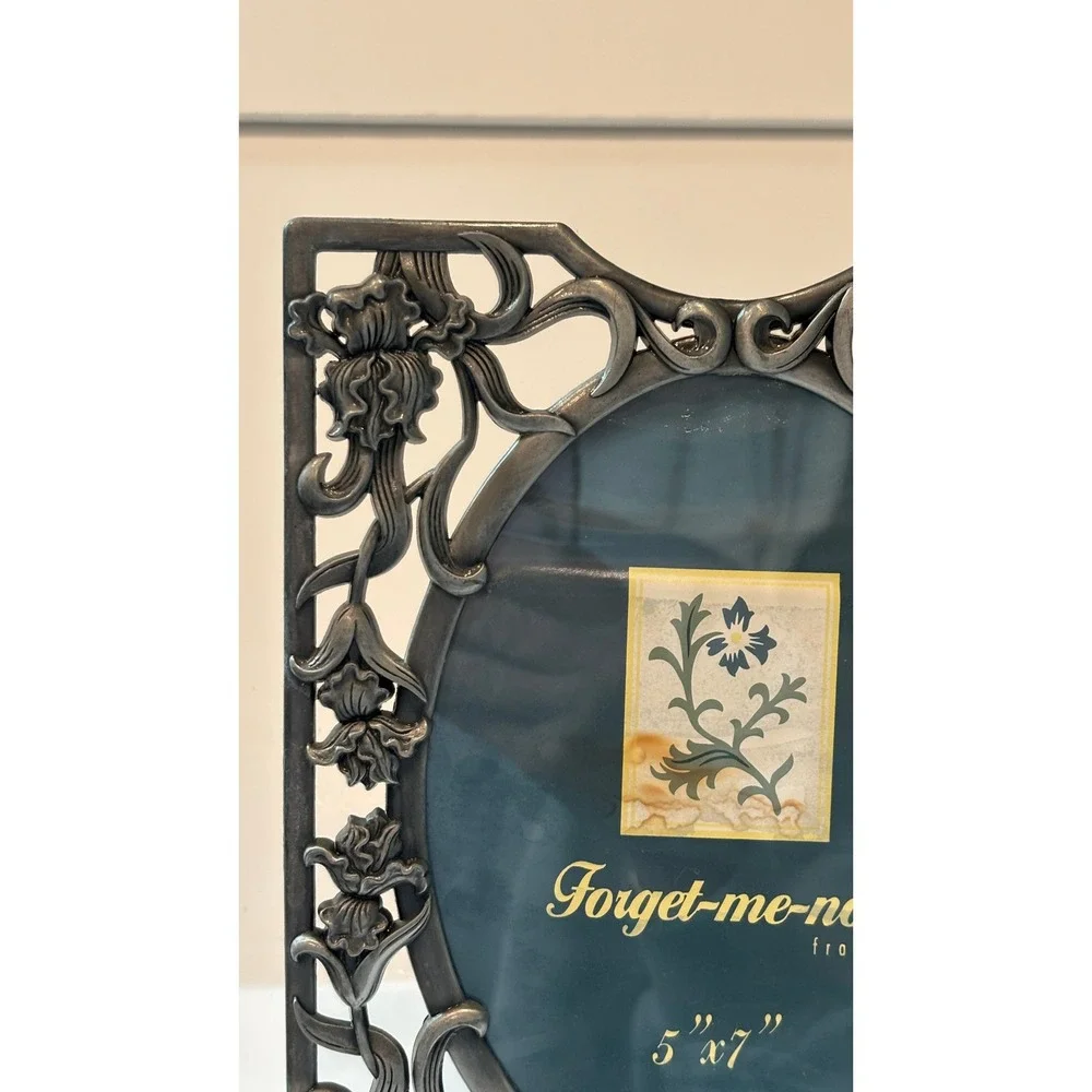Forget-me-not Vintage Pewter Tone Floral Openwork 5x7 Oval Picture Frame